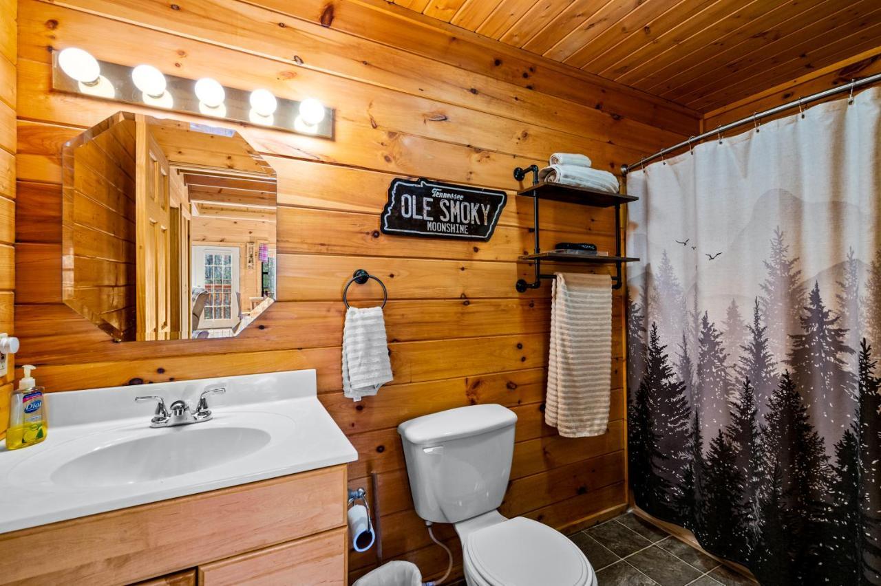 Great Smoky Mountains Cabin!, Secluded, Pet-Kid Friendly! Sevierville Exterior photo